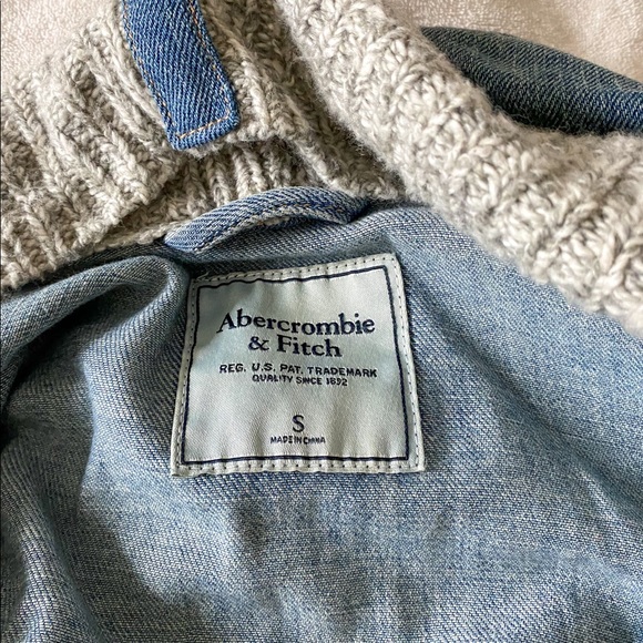 ABERCROMBIE JEAN JACKET WITH ATTACHED SWEATER!!! - Picture 2 of 3